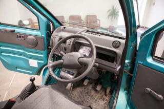 Only one window goes down.